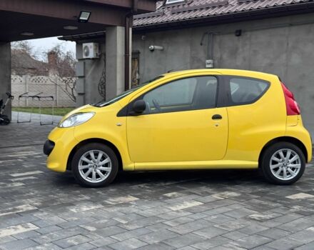 Желтый Пежо 107, объемом двигателя 1 л и пробегом 160 тыс. км за 3500 $, фото 6 на Automoto.ua