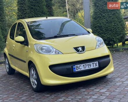 Желтый Пежо 107, объемом двигателя 1 л и пробегом 261 тыс. км за 3970 $, фото 2 на Automoto.ua