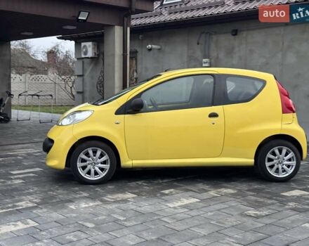 Желтый Пежо 107, объемом двигателя 1 л и пробегом 178 тыс. км за 3500 $, фото 6 на Automoto.ua