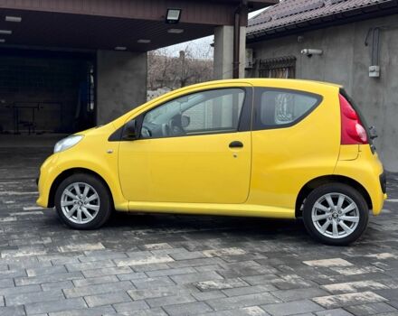Желтый Пежо 107, объемом двигателя 1 л и пробегом 160 тыс. км за 3500 $, фото 7 на Automoto.ua