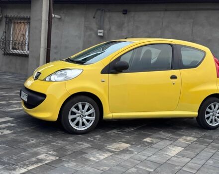 Желтый Пежо 107, объемом двигателя 1 л и пробегом 160 тыс. км за 3500 $, фото 4 на Automoto.ua