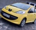 Желтый Пежо 107, объемом двигателя 1 л и пробегом 160 тыс. км за 3500 $, фото 3 на Automoto.ua