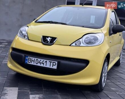 Желтый Пежо 107, объемом двигателя 1 л и пробегом 178 тыс. км за 3500 $, фото 2 на Automoto.ua