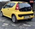 Желтый Пежо 107, объемом двигателя 1 л и пробегом 178 тыс. км за 3500 $, фото 9 на Automoto.ua