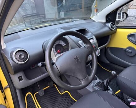 Желтый Пежо 107, объемом двигателя 1 л и пробегом 160 тыс. км за 3500 $, фото 22 на Automoto.ua