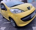 Желтый Пежо 107, объемом двигателя 1 л и пробегом 160 тыс. км за 3500 $, фото 16 на Automoto.ua