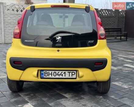 Желтый Пежо 107, объемом двигателя 1 л и пробегом 178 тыс. км за 3500 $, фото 11 на Automoto.ua