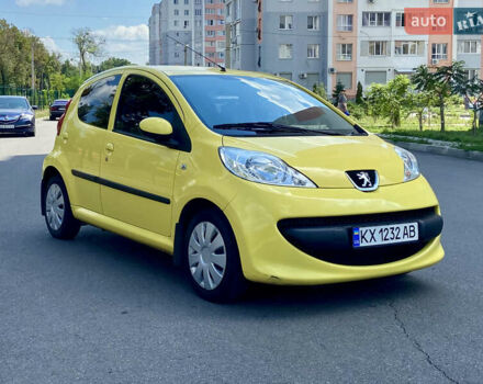 Желтый Пежо 107, объемом двигателя 1 л и пробегом 62 тыс. км за 5400 $, фото 2 на Automoto.ua