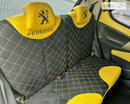 Жовтий Пежо 107, об'ємом двигуна 1 л та пробігом 149 тис. км за 3990 $, фото 10 на Automoto.ua