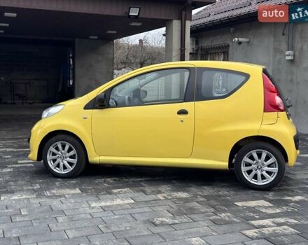 Желтый Пежо 107, объемом двигателя 1 л и пробегом 178 тыс. км за 3500 $, фото 7 на Automoto.ua