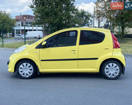 Желтый Пежо 107, объемом двигателя 1 л и пробегом 62 тыс. км за 5400 $, фото 3 на Automoto.ua