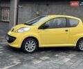 Желтый Пежо 107, объемом двигателя 1 л и пробегом 178 тыс. км за 3500 $, фото 4 на Automoto.ua