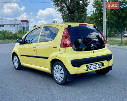 Желтый Пежо 107, объемом двигателя 1 л и пробегом 62 тыс. км за 5400 $, фото 4 на Automoto.ua