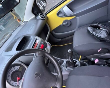 Желтый Пежо 107, объемом двигателя 1 л и пробегом 160 тыс. км за 3500 $, фото 21 на Automoto.ua