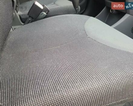 Жовтий Пежо 107, об'ємом двигуна 1 л та пробігом 186 тис. км за 5000 $, фото 22 на Automoto.ua