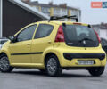 Желтый Пежо 107, объемом двигателя 1 л и пробегом 132 тыс. км за 4950 $, фото 13 на Automoto.ua