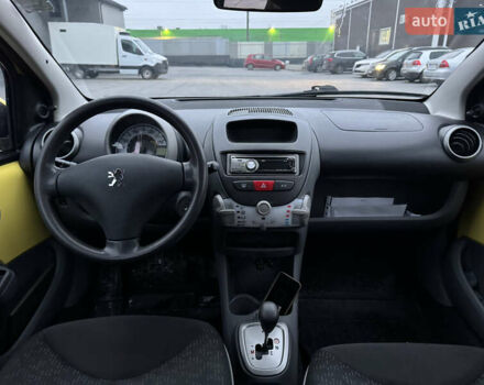 Желтый Пежо 107, объемом двигателя 1 л и пробегом 132 тыс. км за 4950 $, фото 24 на Automoto.ua