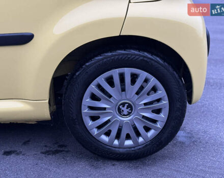 Желтый Пежо 107, объемом двигателя 1 л и пробегом 132 тыс. км за 4950 $, фото 16 на Automoto.ua