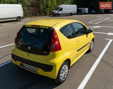 Желтый Пежо 107, объемом двигателя 1 л и пробегом 169 тыс. км за 4500 $, фото 10 на Automoto.ua