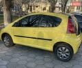 Жовтий Пежо 107, об'ємом двигуна 1 л та пробігом 94 тис. км за 5600 $, фото 1 на Automoto.ua