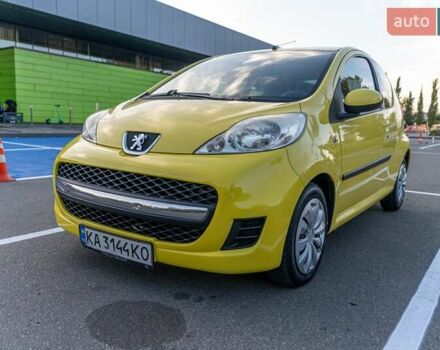 Желтый Пежо 107, объемом двигателя 1 л и пробегом 169 тыс. км за 4500 $, фото 6 на Automoto.ua