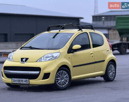 Желтый Пежо 107, объемом двигателя 1 л и пробегом 132 тыс. км за 4950 $, фото 2 на Automoto.ua