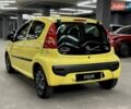 Желтый Пежо 107, объемом двигателя 1 л и пробегом 127 тыс. км за 5950 $, фото 3 на Automoto.ua