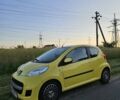 Жовтий Пежо 107, об'ємом двигуна 1 л та пробігом 139 тис. км за 5300 $, фото 1 на Automoto.ua