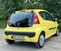Жовтий Пежо 107, об'ємом двигуна 1 л та пробігом 184 тис. км за 4350 $, фото 4 на Automoto.ua
