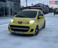 Жовтий Пежо 107, об'ємом двигуна 1 л та пробігом 166 тис. км за 3499 $, фото 1 на Automoto.ua