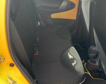 Жовтий Пежо 107, об'ємом двигуна 1 л та пробігом 105 тис. км за 5500 $, фото 6 на Automoto.ua