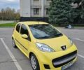 Желтый Пежо 107, объемом двигателя 1 л и пробегом 284 тыс. км за 5100 $, фото 6 на Automoto.ua