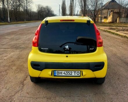 Желтый Пежо 107, объемом двигателя 1 л и пробегом 115 тыс. км за 5200 $, фото 3 на Automoto.ua