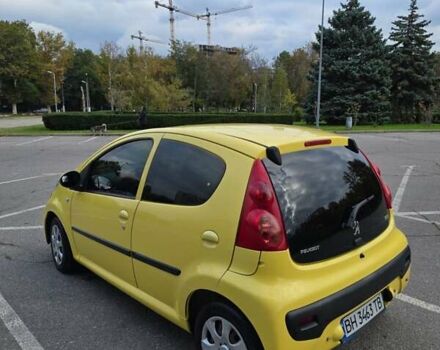 Желтый Пежо 107, объемом двигателя 1 л и пробегом 284 тыс. км за 5100 $, фото 5 на Automoto.ua