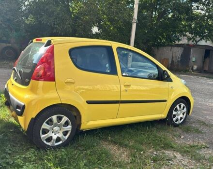 Жовтий Пежо 107, об'ємом двигуна 1 л та пробігом 105 тис. км за 5500 $, фото 2 на Automoto.ua