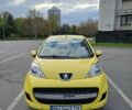 Желтый Пежо 107, объемом двигателя 1 л и пробегом 284 тыс. км за 5100 $, фото 3 на Automoto.ua