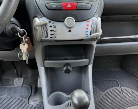 Жовтий Пежо 107, об'ємом двигуна 1 л та пробігом 184 тис. км за 4350 $, фото 9 на Automoto.ua