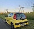 Жовтий Пежо 107, об'ємом двигуна 1 л та пробігом 139 тис. км за 5300 $, фото 1 на Automoto.ua
