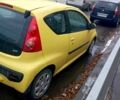Желтый Пежо 107, объемом двигателя 1 л и пробегом 96 тыс. км за 4150 $, фото 1 на Automoto.ua