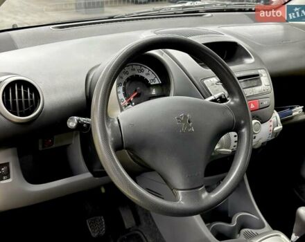 Желтый Пежо 107, объемом двигателя 1 л и пробегом 127 тыс. км за 5950 $, фото 13 на Automoto.ua