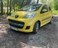 Жовтий Пежо 107, об'ємом двигуна 1 л та пробігом 82 тис. км за 5503 $, фото 1 на Automoto.ua