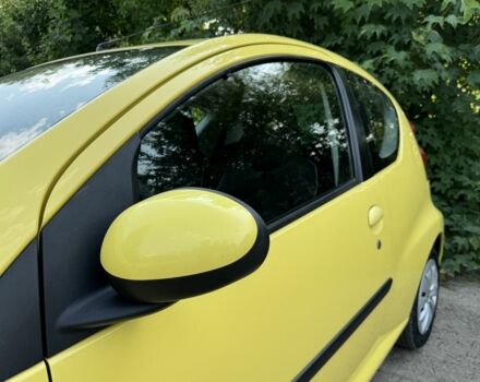 Жовтий Пежо 107, об'ємом двигуна 1 л та пробігом 184 тис. км за 4350 $, фото 6 на Automoto.ua