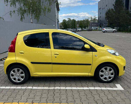 Пежо 107 2011 в Киеве на Automoto.ua Желтый Пежо 107, объемом двигателя 1 л и пробегом 94 тыс. км за 5700 $, фото 3 на Automoto.ua