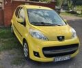 Жовтий Пежо 107, об'ємом двигуна 1 л та пробігом 105 тис. км за 5500 $, фото 1 на Automoto.ua