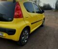 Желтый Пежо 107, объемом двигателя 1 л и пробегом 115 тыс. км за 5200 $, фото 2 на Automoto.ua
