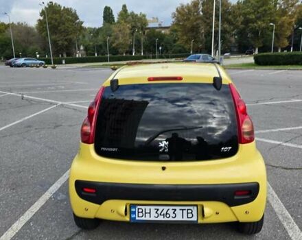 Желтый Пежо 107, объемом двигателя 1 л и пробегом 284 тыс. км за 5100 $, фото 2 на Automoto.ua