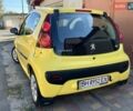 Жовтий Пежо 107, об'ємом двигуна 1 л та пробігом 52 тис. км за 6700 $, фото 3 на Automoto.ua