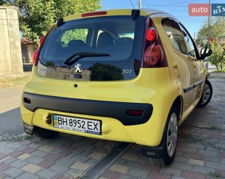 Жовтий Пежо 107, об'ємом двигуна 1 л та пробігом 52 тис. км за 6700 $, фото 5 на Automoto.ua