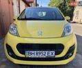 Жовтий Пежо 107, об'ємом двигуна 1 л та пробігом 52 тис. км за 6700 $, фото 1 на Automoto.ua