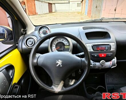 Желтый Пежо 107, объемом двигателя 1 л и пробегом 66 тыс. км за 5050 $, фото 4 на Automoto.ua